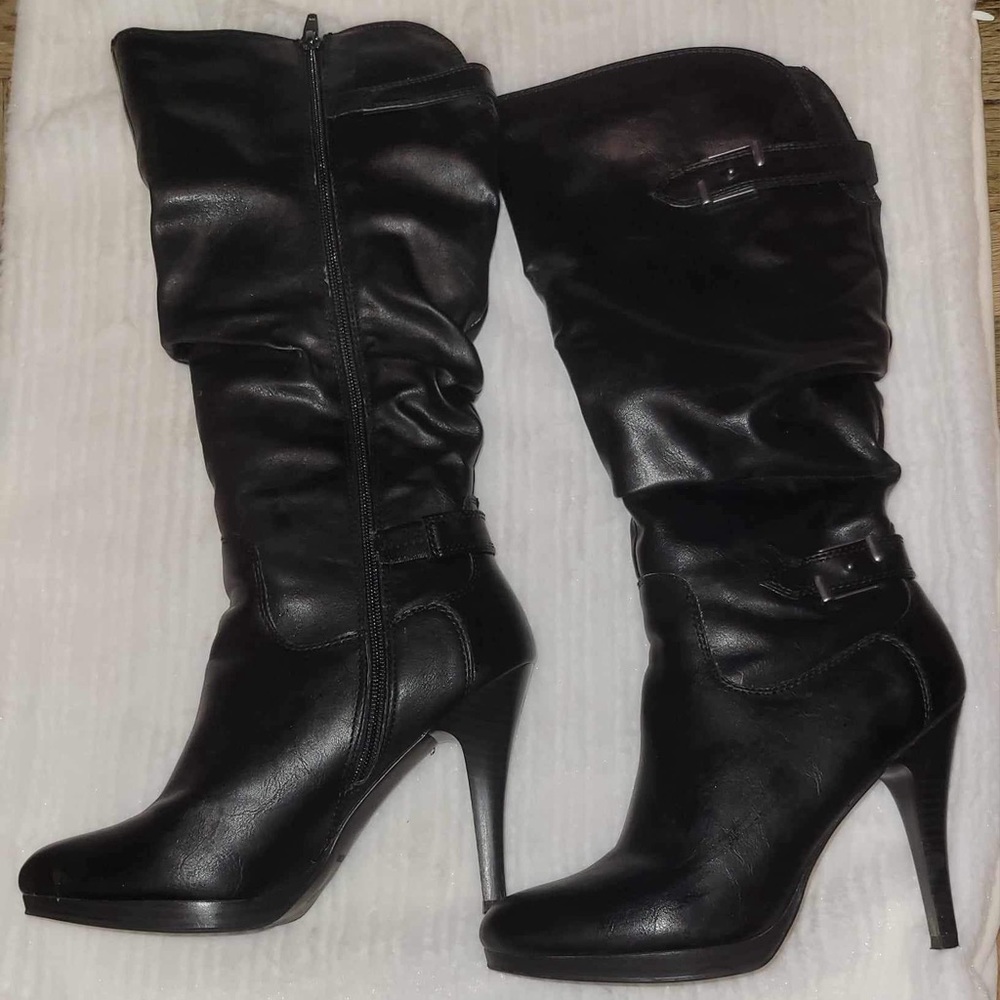 Heeled boots